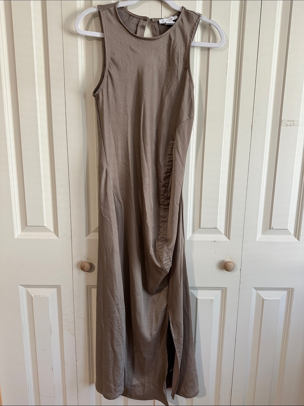 Sleeveless Taupe Maxi Dress m